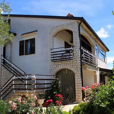 Jakomina 1 In Strandnaehe, Klimatisiert Porec